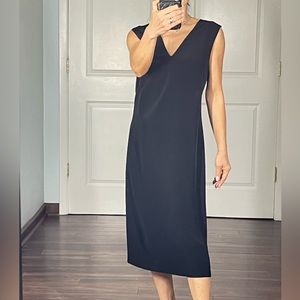 Agnes b. Classic black V neck shift dress size 38